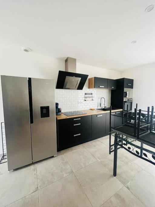 Ouveillan Jolie Maison De Village 2 Chambres מראה חיצוני תמונה